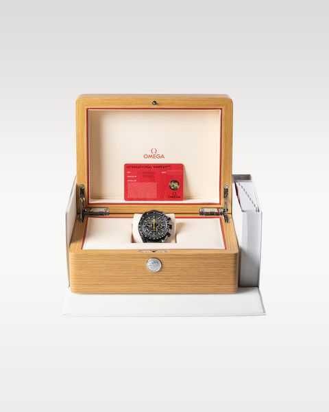 Omega Speedmaster Dark Side of the Moon 310.92.44.50.01.001